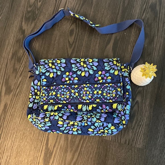 🍍VERA BRADLEY BAG🍍E-2 - Picture 1 of 4